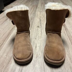 UGG Tan Winter Boots with Sheepskin Lining